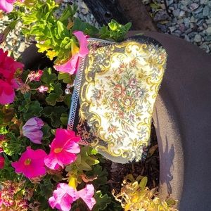 Walbaeg Vintage Embroidered Clutch with Snap Metal Closure